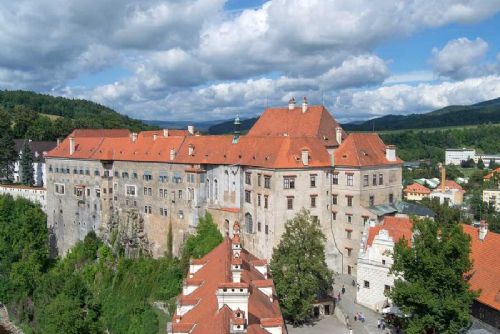 Nová stezka u krumlovského zámku: Skvostné výhledy a historie ožívají
