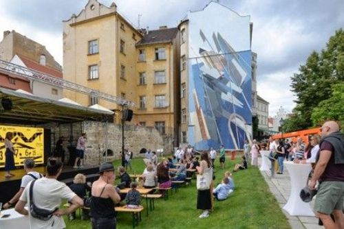 Nový obraz Diagonála zdobí Plzeň - umělecký festival Wallz přináší světové talenty