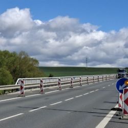 Obchvat Třemošné na I/27 znovu otevřen. Kruhový objezd zatím řízen semafory