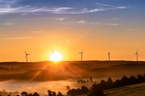 Osm větrných elektráren na Opavsku: levná elektřina a podpora starostů