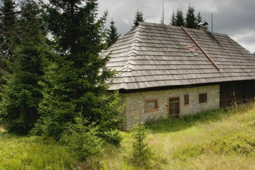 Osud Roklanské chaty chaty na Šumavě je v nedohlednu