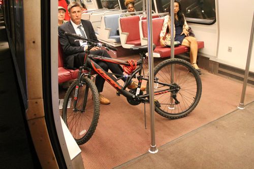 Od ledna s kolem do metra všemi dveřmi, jízdenky zdraží a zvýší se pokuty