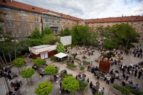 Praha plánuje rekonstrukci Kasáren Karlín za 1,9 miliardy. Počítá i s průchody a studentským ubytováním