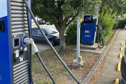 Skvrňany se dočkají 81 nových parkovacích míst, část pro dobíjení elektromobilů