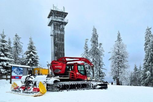 Špičák o víkendu omezí provoz, lyžařům zůstane jen Lubák