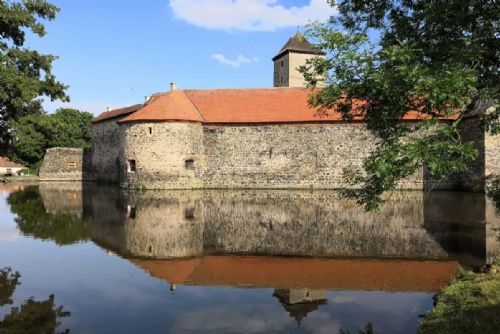 Hrad Švihov zahájí sezónu o Velikonocích, nabídne dílny, hádanky i králičí hop pro rodiny