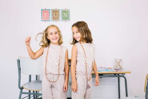 Základky zpřísňují dress code: pryč s tepláky a crop topy!