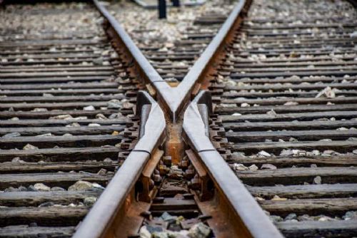 Železniční trať u Hustopečí opět v provozu: Vlaky se vrací po rekonstrukci za 113 milionů