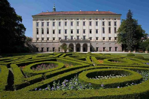 Ametystový poklad odhalen v Kroměříži: Restaurace zámku přepisuje historii