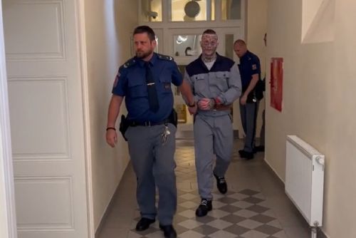 Brutální tyranie v plzeňské věznici - tresty pro Procházku a Korčíka