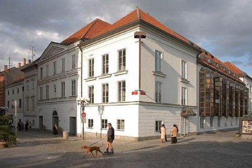 Čtyřletý rozpočet, nejisté zázemí: Jihočeské divadlo čekají zásadní změny