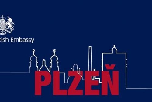 Dnes probíhá Britský den v Plzni - Spitfire, double-decker a čaj s velvyslancem