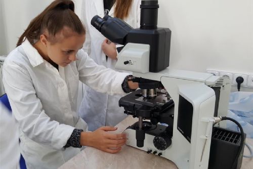 Gymnázia na Vysočině modernizují laboratoře za 600 tisíc korun