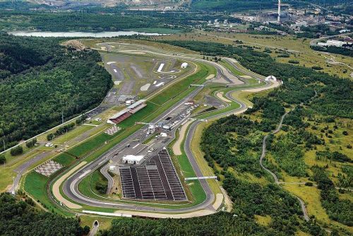 Hlukový spor v Mostě: Autodrom v ohrožení prodejem