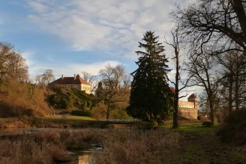 Horšovský Týn zve do míst, kam se běžně nechodí. Zámecký park ukáže i své skryté zázemí
