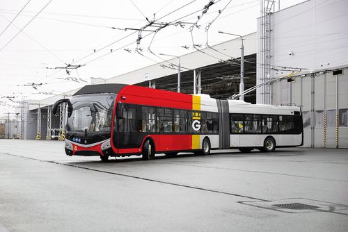 Nové jízdní řády a linka 15Š v Hradci