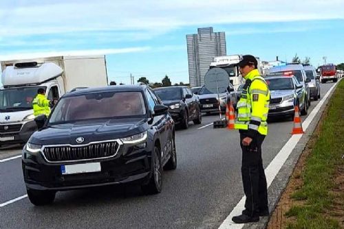 Jihočeská policie zvyšuje kontrolu kamionů s novými mobilními vahami