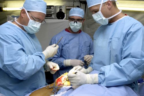 Krajská nemocnice zahajuje operace s novými švédskými endoprotézami