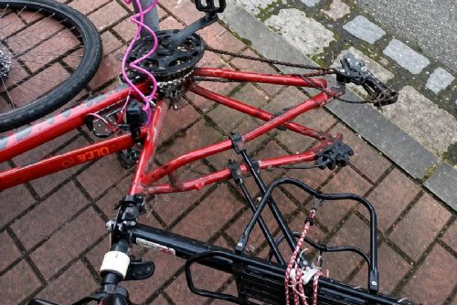 Kriminalisté v Českých Budějovicích dopadli muže, který rozebíral jízdní kola. Škoda je kolem 15 tisíc