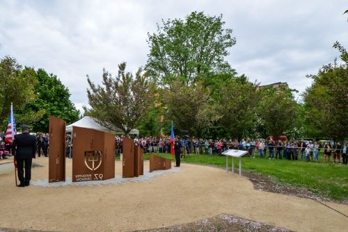Odhalení památníku 97. divize v Plzni vyvolalo rozporuplné reakce