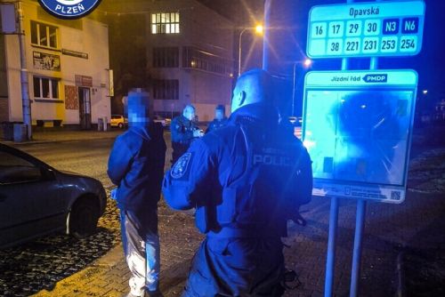 Opilý řidič, se zákazem a propadlou STK se proháněl městem