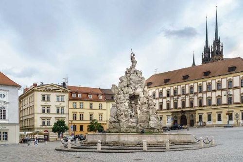 Pestrý víkend v Brně: bublinky, historie a festival u řeky