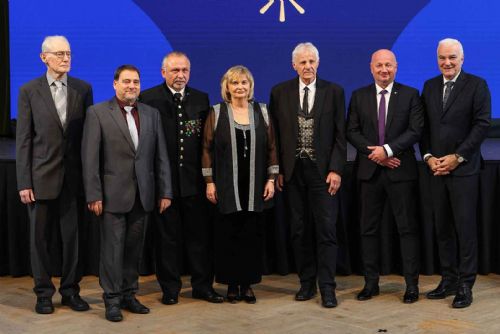 Plzeň ocenila hrdiny, Pařík míří do Dvorany slávy