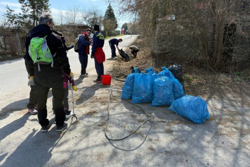 Plzeň uklízela, desítky dobrovolníků vyrazily k řekám, našly i injekční stříkačky
