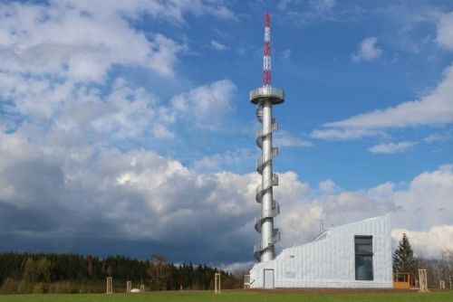 Rozhledna Šibeník u Nového Hrádku: unikát z turbíny větrné elektrárny