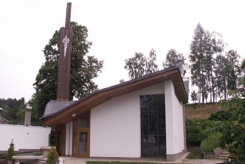 Slavkovice na Vysočině: Nové oficiální poutní místo přitahuje tisíce poutníků