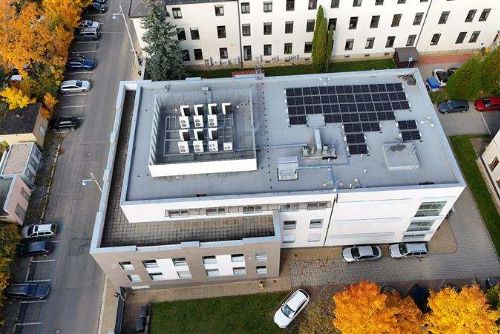 Vysočina sází na slunce: Domov Ždírec využívá energii z nové solární elektrárny