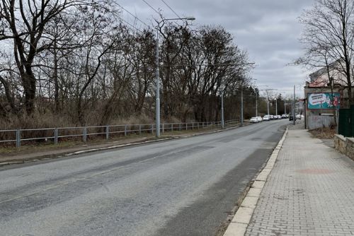 Zborovská v Plzni se na měsíc uzavře. V Doudlevcích čekejte objížďky i další zdržení