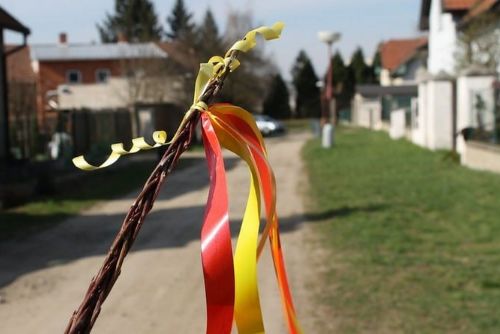 Kde na Plzeňsku přežívá pomlázka a koleda? Tradice tu stále mají své místo