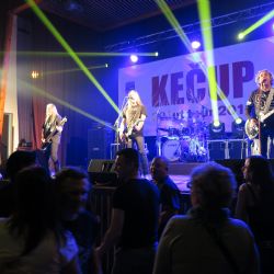 Léto v Prazdroji pokračuje. Dnes zahraje Kečup, následovat budou revivaly i kino