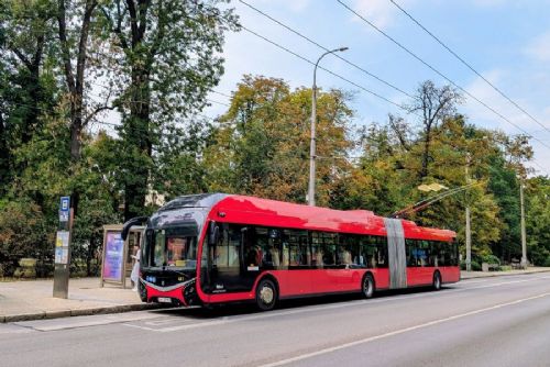 České Budějovice zavedou půlhodinovou jízdenku za 20 Kč. Kratší cesty budou levnější