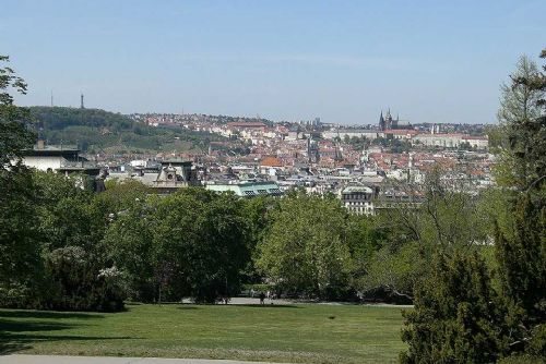 Koncerty v Riegrových sadech končí dříve: Reakce rozdílné, petice roste