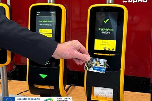 Olomouc zavádí platby kartou v MHD: Moderní validátory ještě letos v tramvajích a autobusech