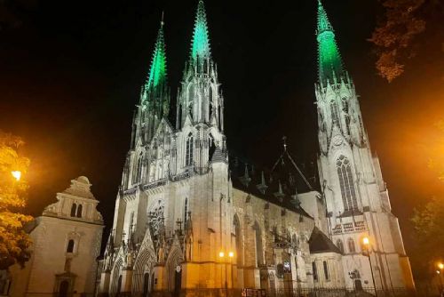 Olomoucká katedrála svatého Václava v novém světle: LED technologie zvýrazňuje její krásu