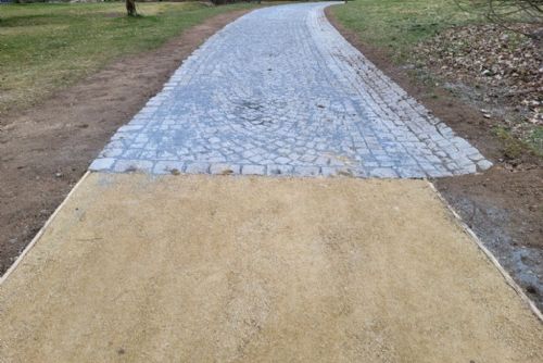 Plzeň vylepšila Borský park. Nejvíce vyšlapaná místa dostala pevnější povrc