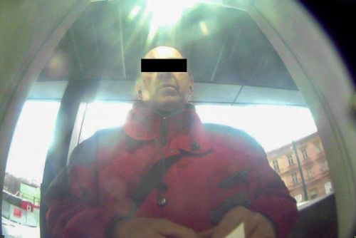 Pod záminkou bitcoinové výhry připravil muže o kartu i telefon, škoda je 150 tisíc