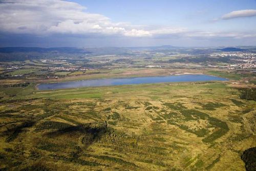 Pozemky u jezera Milada přejdou bezúplatně na obce, umožní další rozvoj území