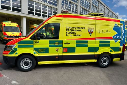 Pražská záchranka pokračuje v obměně sanitek. Převzala dalších 25 kompaktních Crafterů