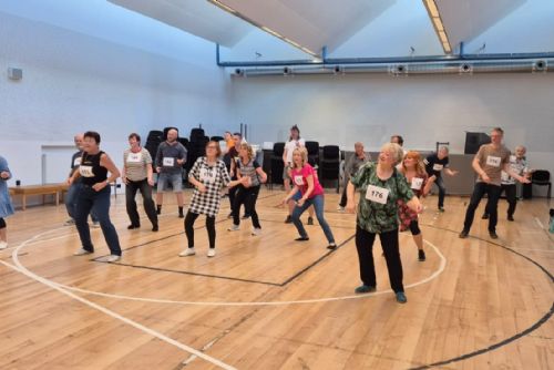 Rekordní zájem o Mamma Mia! V Plzni dorazily stovky uchazečů na konkurz