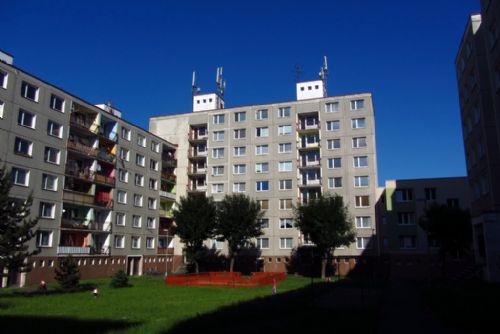 Smrtelný pád z okna v Sušici: nehoda či sebevražda?