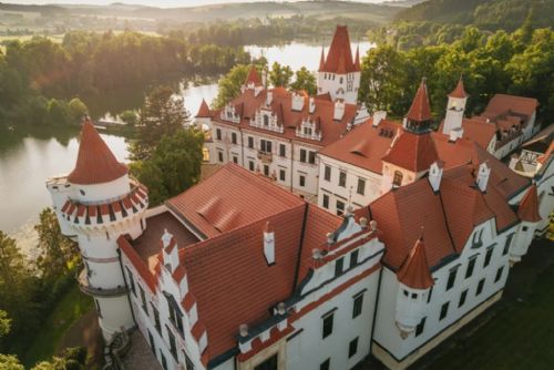 Zámek Žinkovy otevírá nové trasy. Návštěvníky pustí do sálů i šlechtických komnat