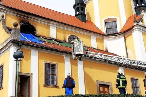 Chlumský kostel po požáru: rekonstrukce potrvá minimálně tři roky