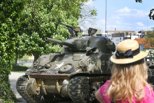 Kam o prodlouženém víkendu na Plzeňsku? Slavnosti svobody, májky, víno i historická technika