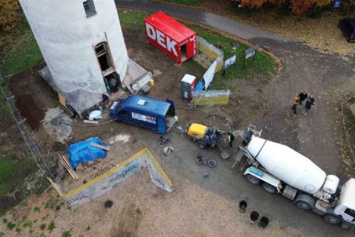 Libínská rozhledna: rekonstrukce pokračuje, přibude i prosklený portál