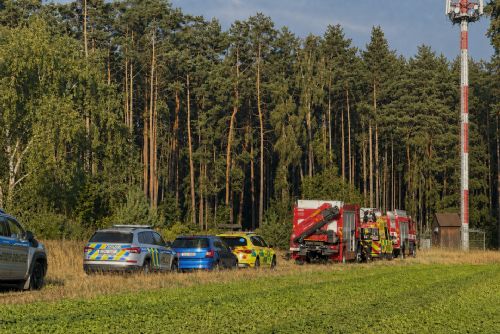 Muž odmítal slézt ze stožáru u Horní Břízy. Vyjednávání trvalo téměř 11 hodin