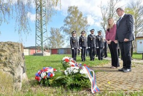 Plzeň si připomněla tragické nálety z dubna 1945. Oběti uctili lidé i zástupci města